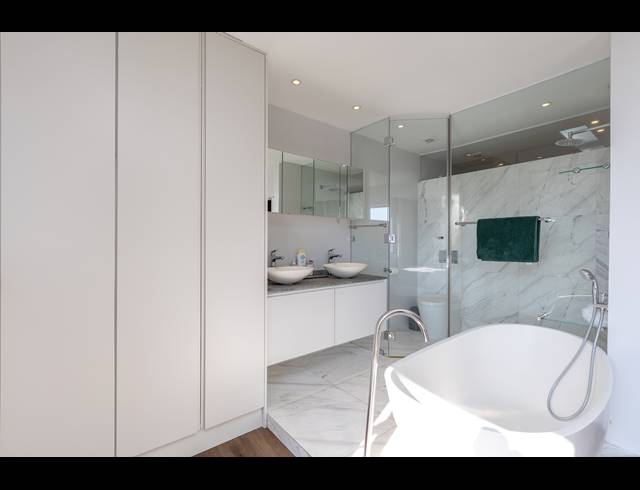 3 BEDROOM APARTMENT TO LET IN DE WATERKANT